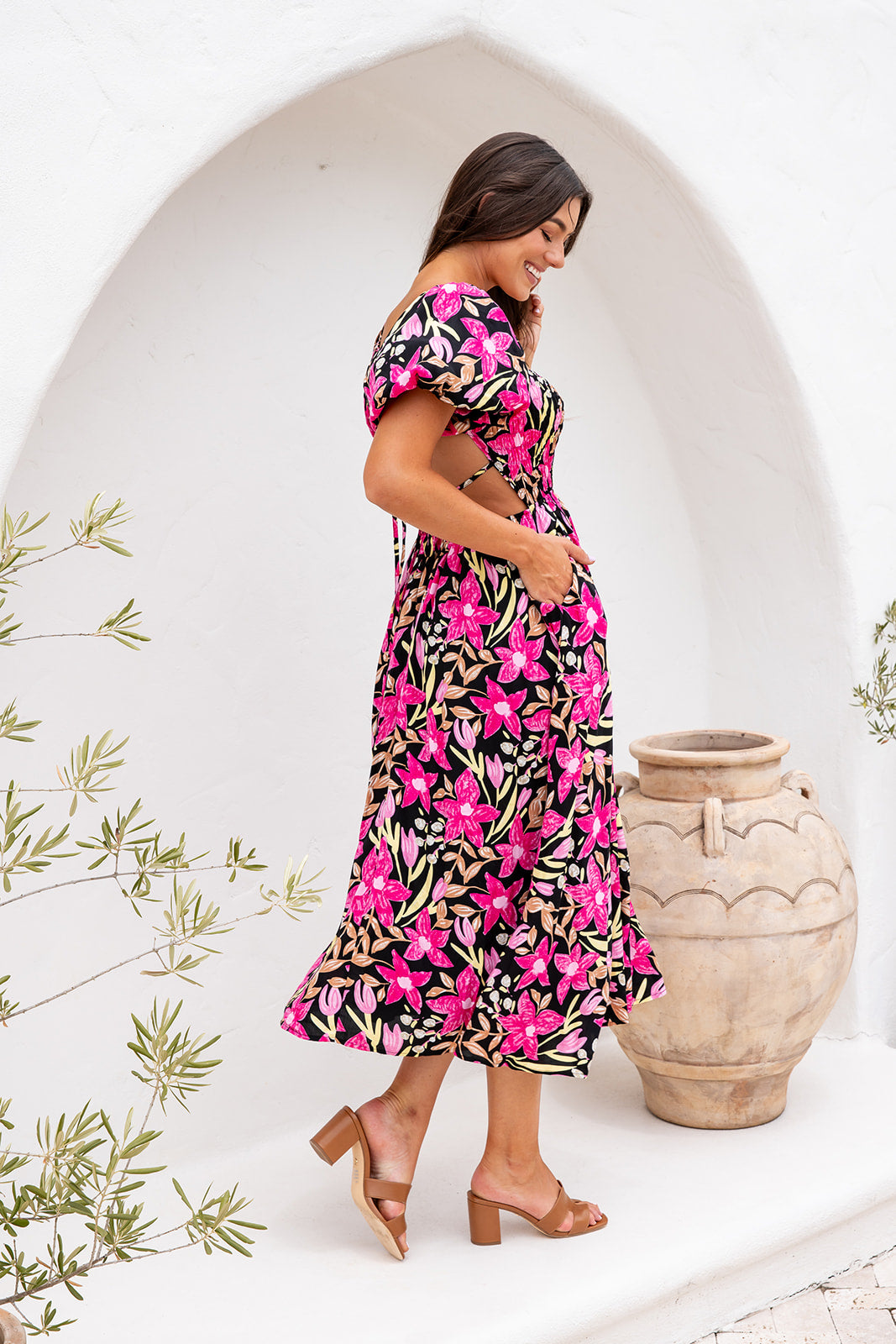 Essence Midi Dress -Black Floral