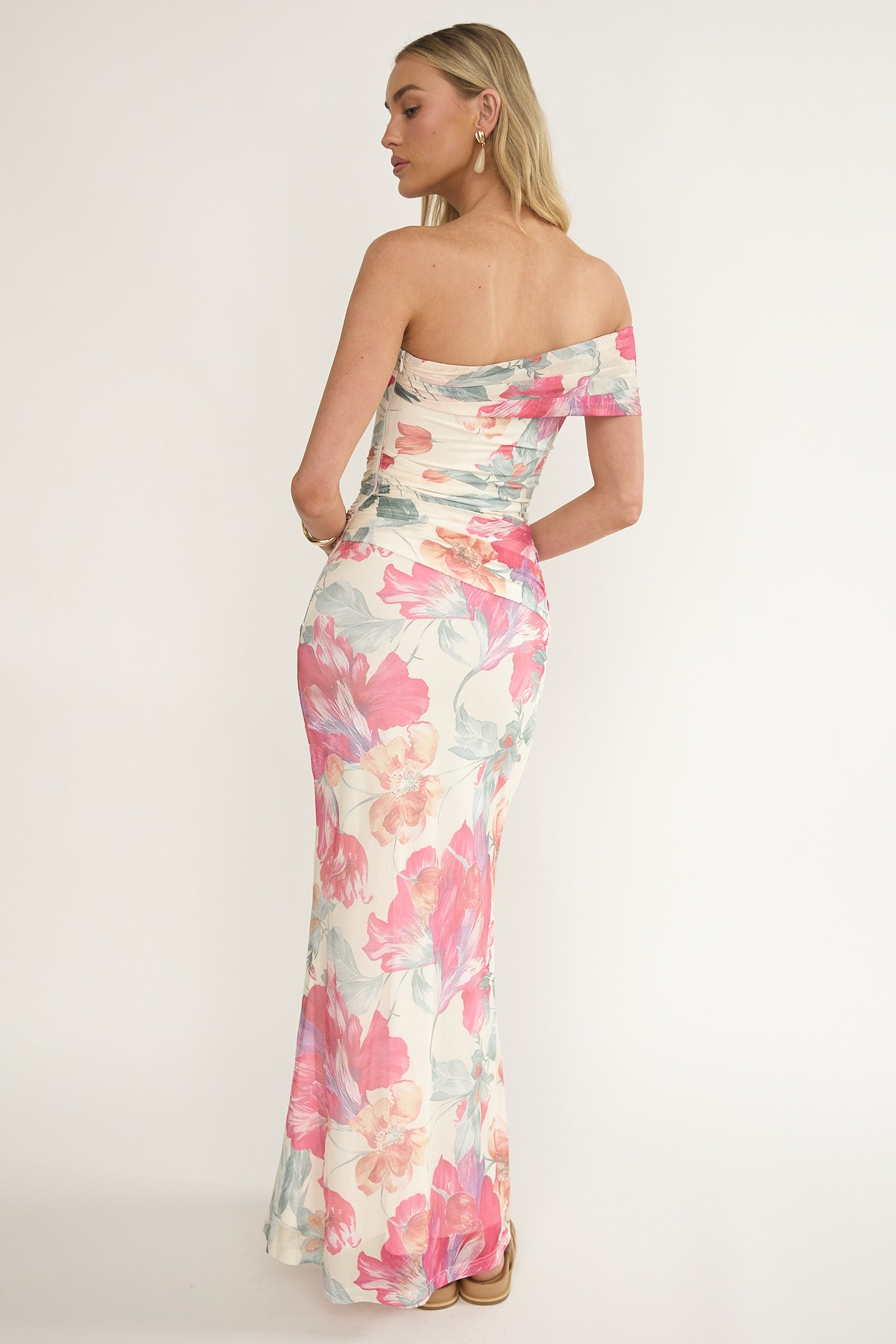 64793D10-Pink