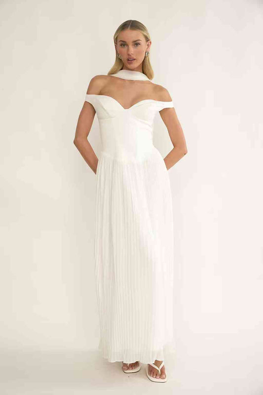 64832D-White