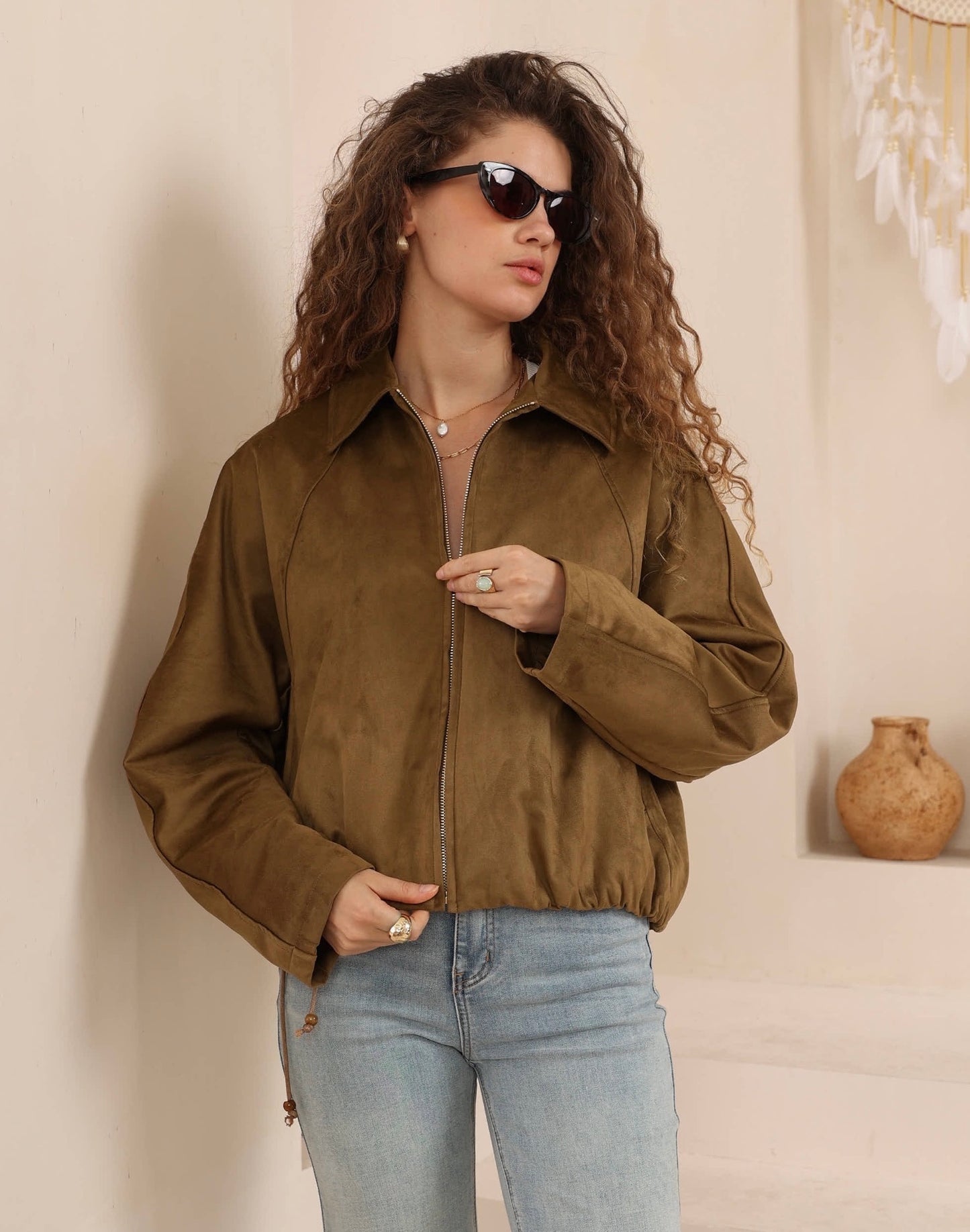 2073131-4-Brown