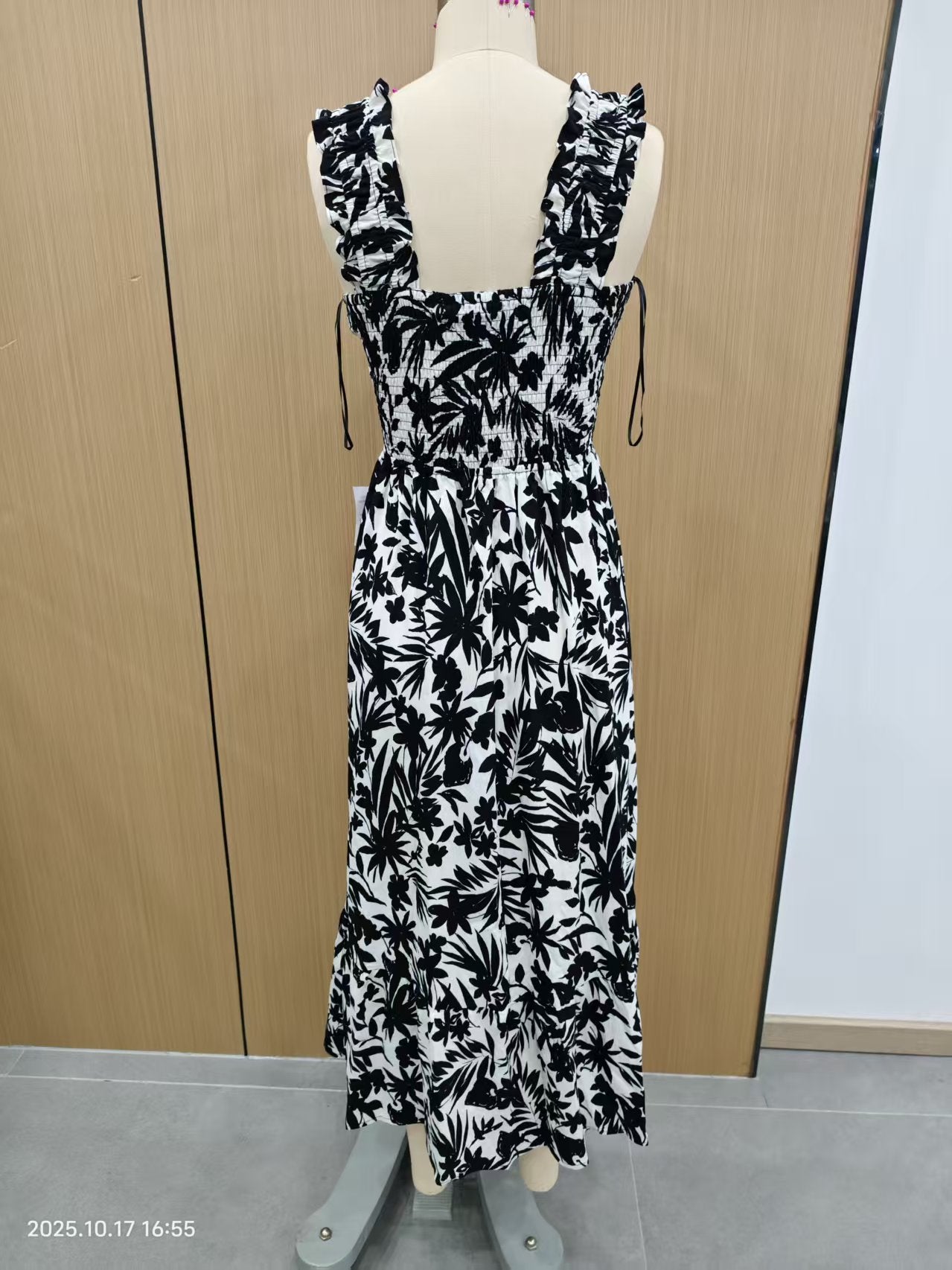 DS1004 - Black Floral